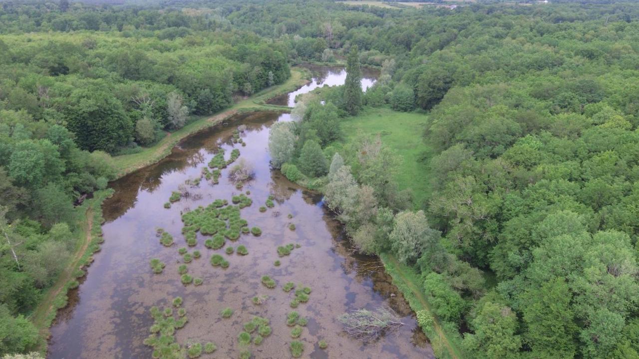 La Cabane Du Pont Du Douet Mazieres-de-Touraine ภายนอก รูปภาพ