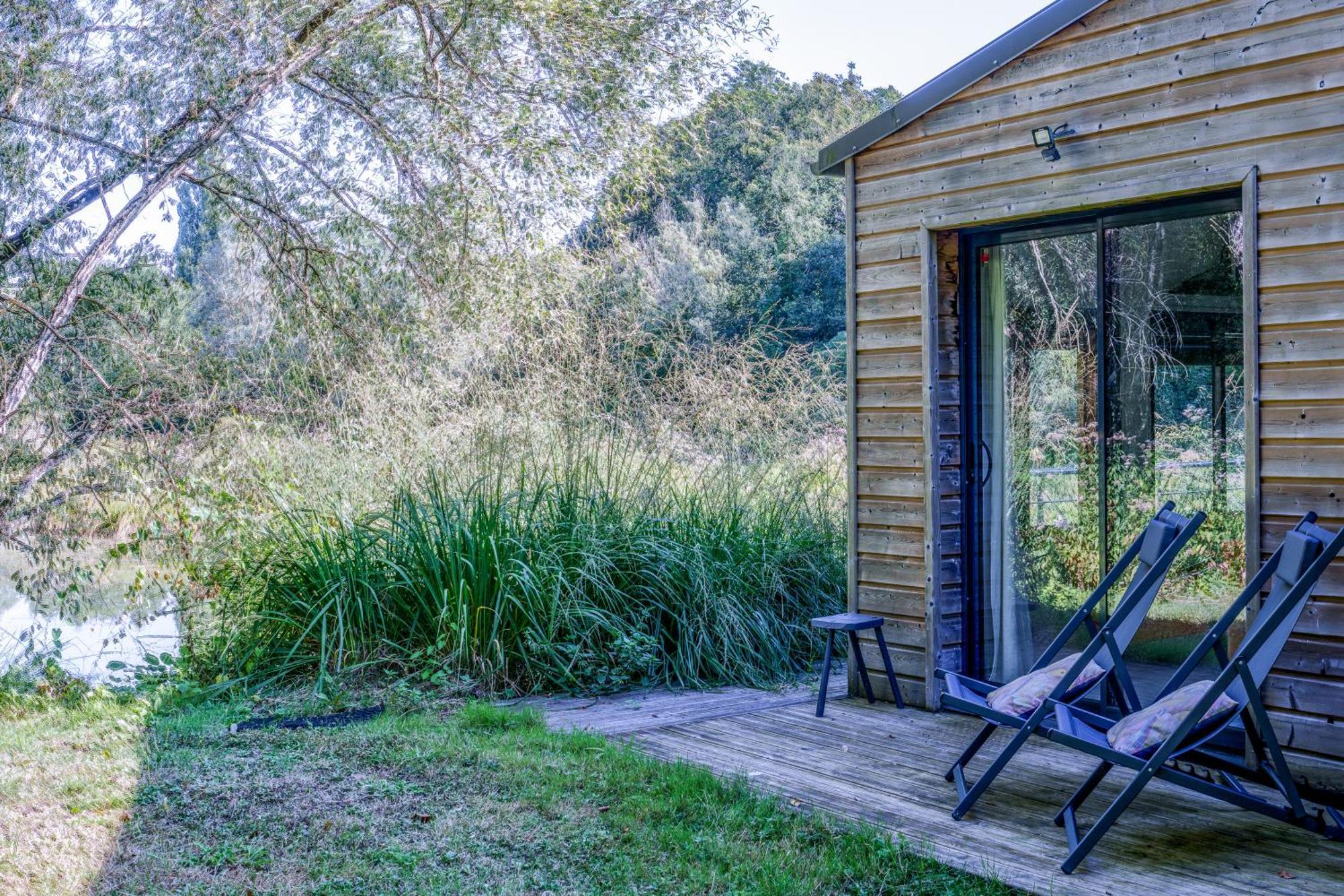 La Cabane Du Pont Du Douet Mazieres-de-Touraine ภายนอก รูปภาพ